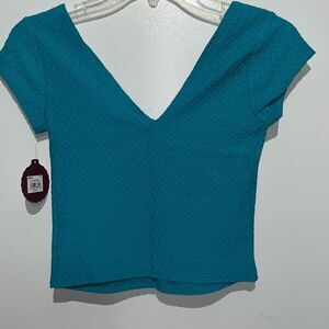 SO Women's Blue Textured Double V-Neck Short Sleeve Crop‎ Top Small NWT
